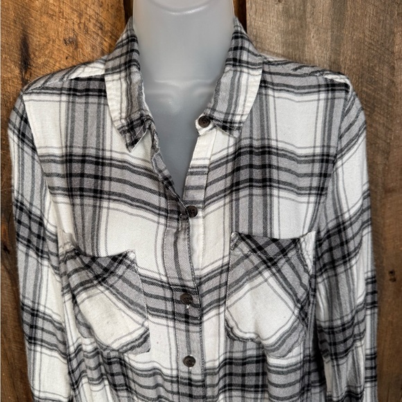 Lucky Brand Black and White Plaid Button-Up Shirt - Picture 2 of 10